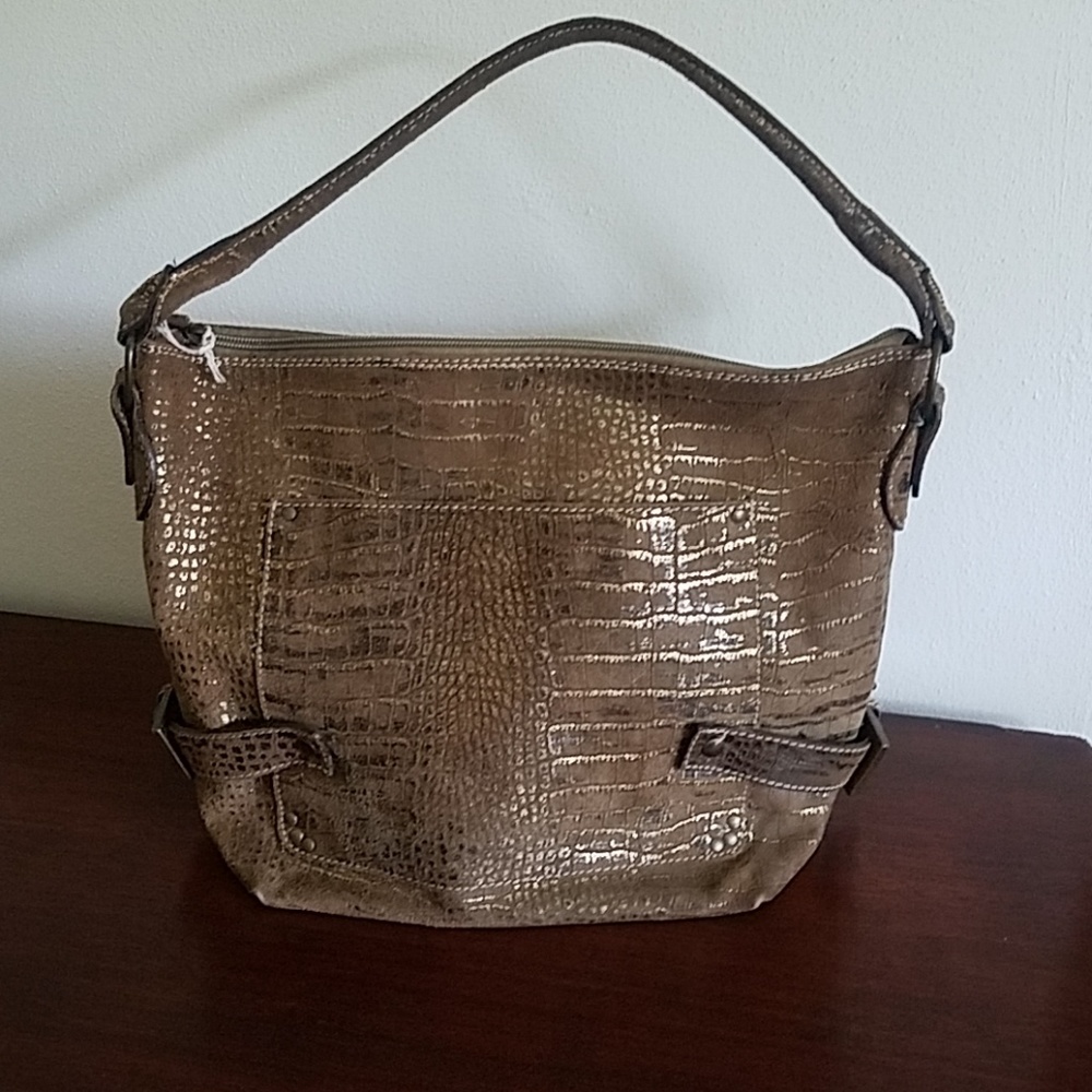Regina Textured Leather w/Metallic Gold EUC